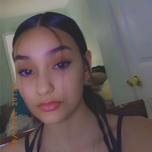 Meet your Posher, Carla💕